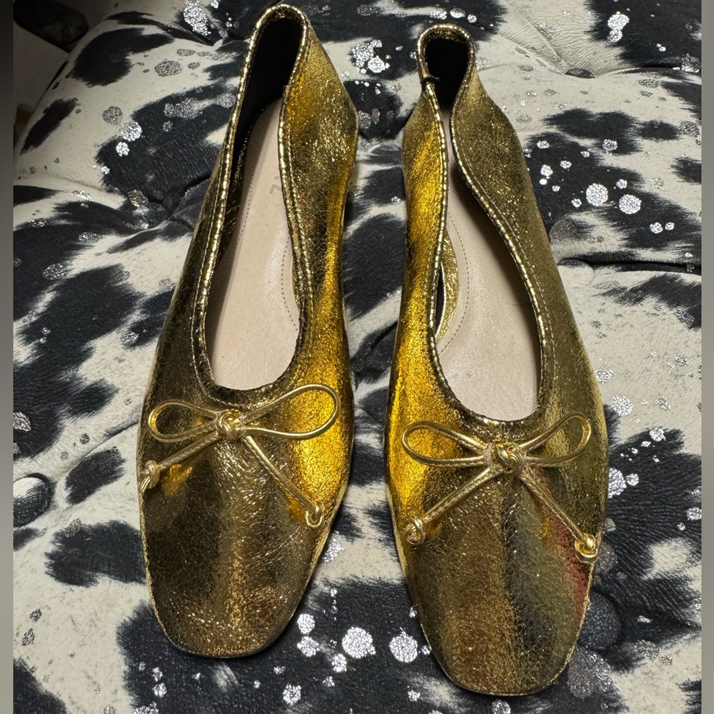 SCHUTZ Metallic Gold Ballet Flats with Bow Detail size 8